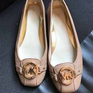 Michael Kors flats in size 6.5